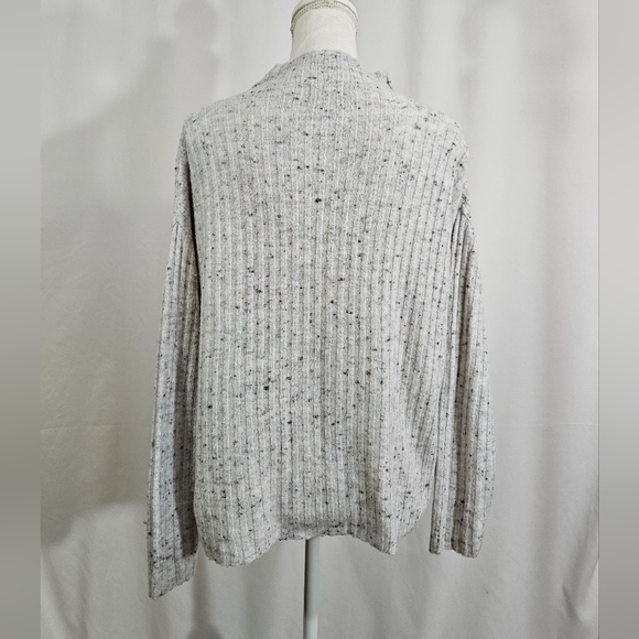 Old Navy grey ribbed mock turtleneck sweater women's size medium - Picture 2 of 8